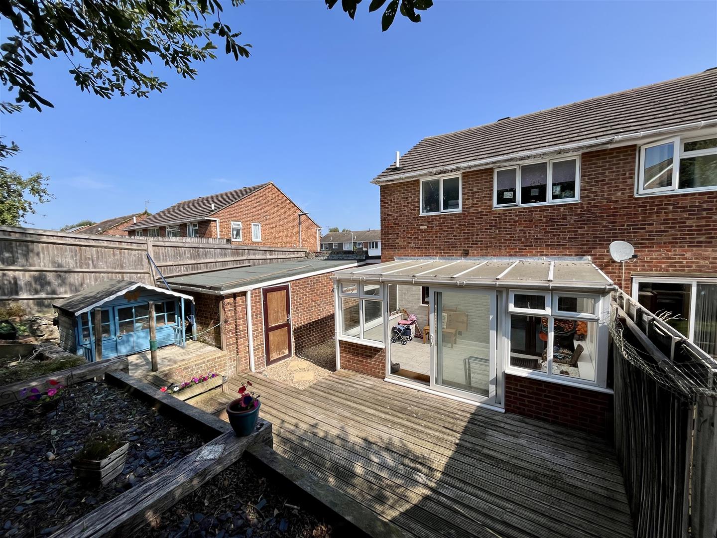 3 bed property in Ian Close, Bexhill-On-Sea
